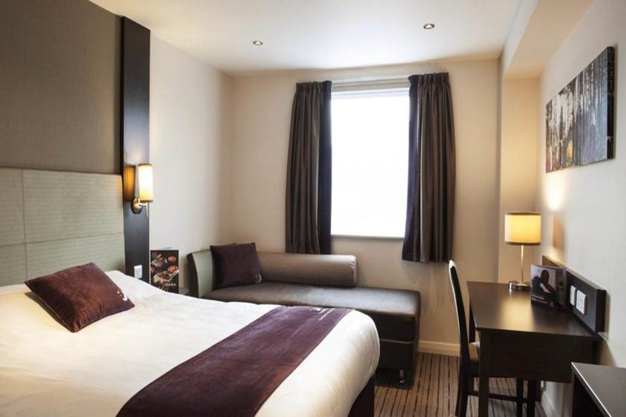 Premier Inn Maidenhead Town Centre Esterno foto